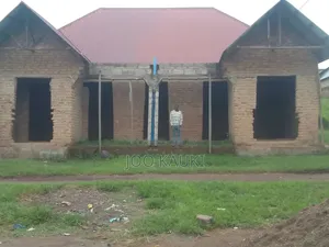Nyumba Ya Biashara Na Makazi