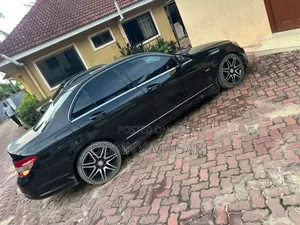 Mercedes-Benz C200 2009 Black