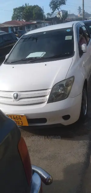Toyota IST 2003 White