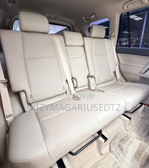 Toyota Land Cruiser Prado 2022 Gray