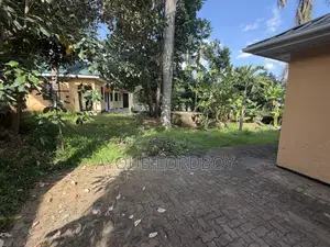 4bdrm House in Nkoanrua for sale