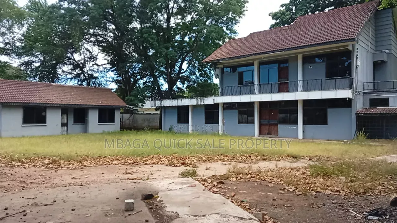 10bdrm House in Oyster Bay for rent
