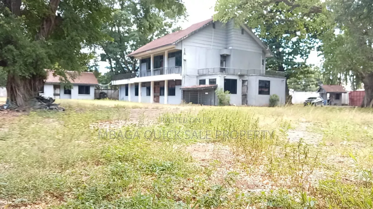 10bdrm House in Oyster Bay for rent