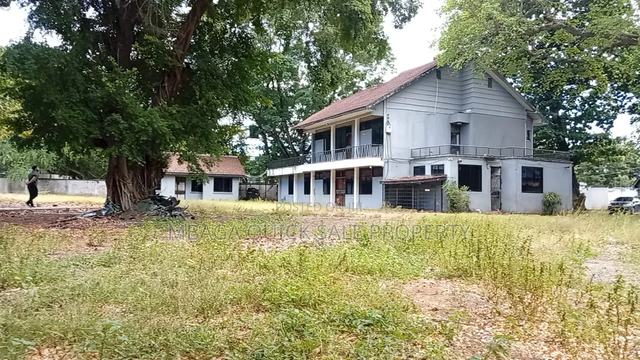 10bdrm House in Oyster Bay for rent