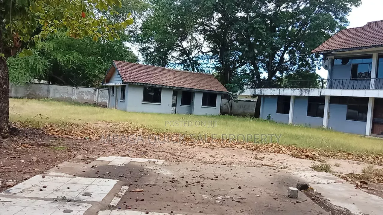 10bdrm House in Oyster Bay for rent