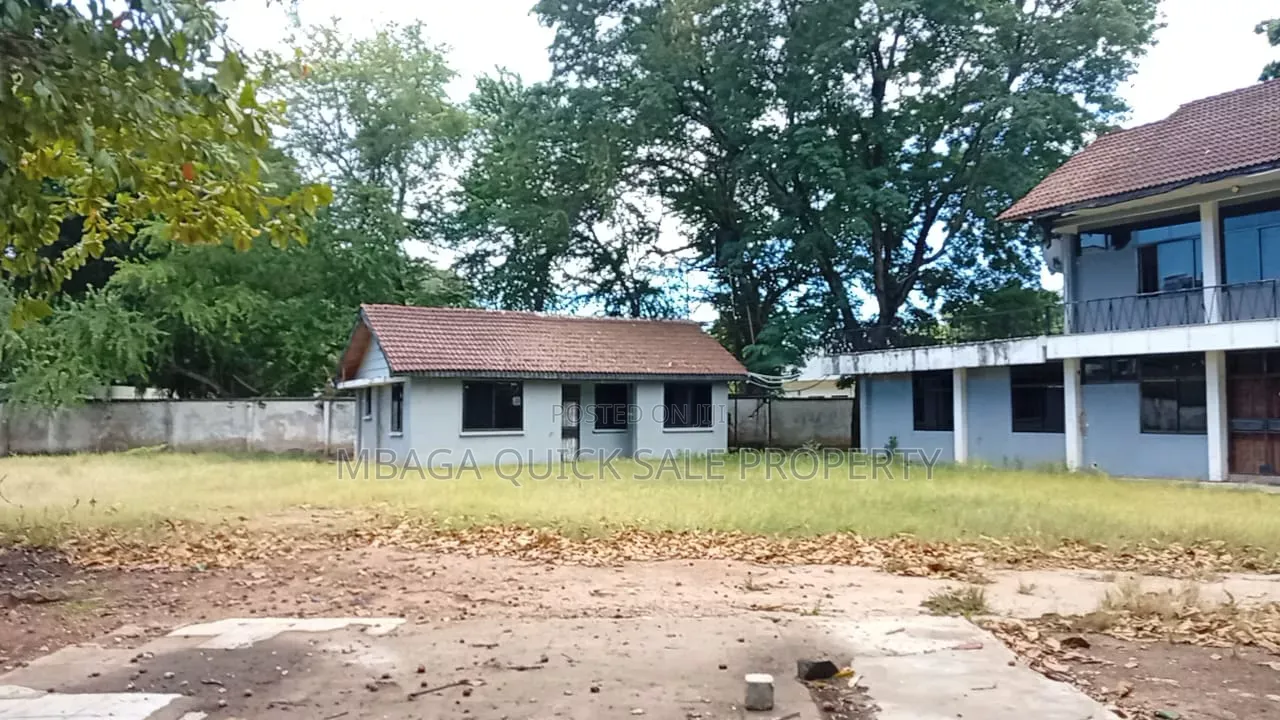 10bdrm House in Oyster Bay for rent