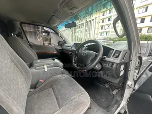 Toyota Quantum 2010 Silver