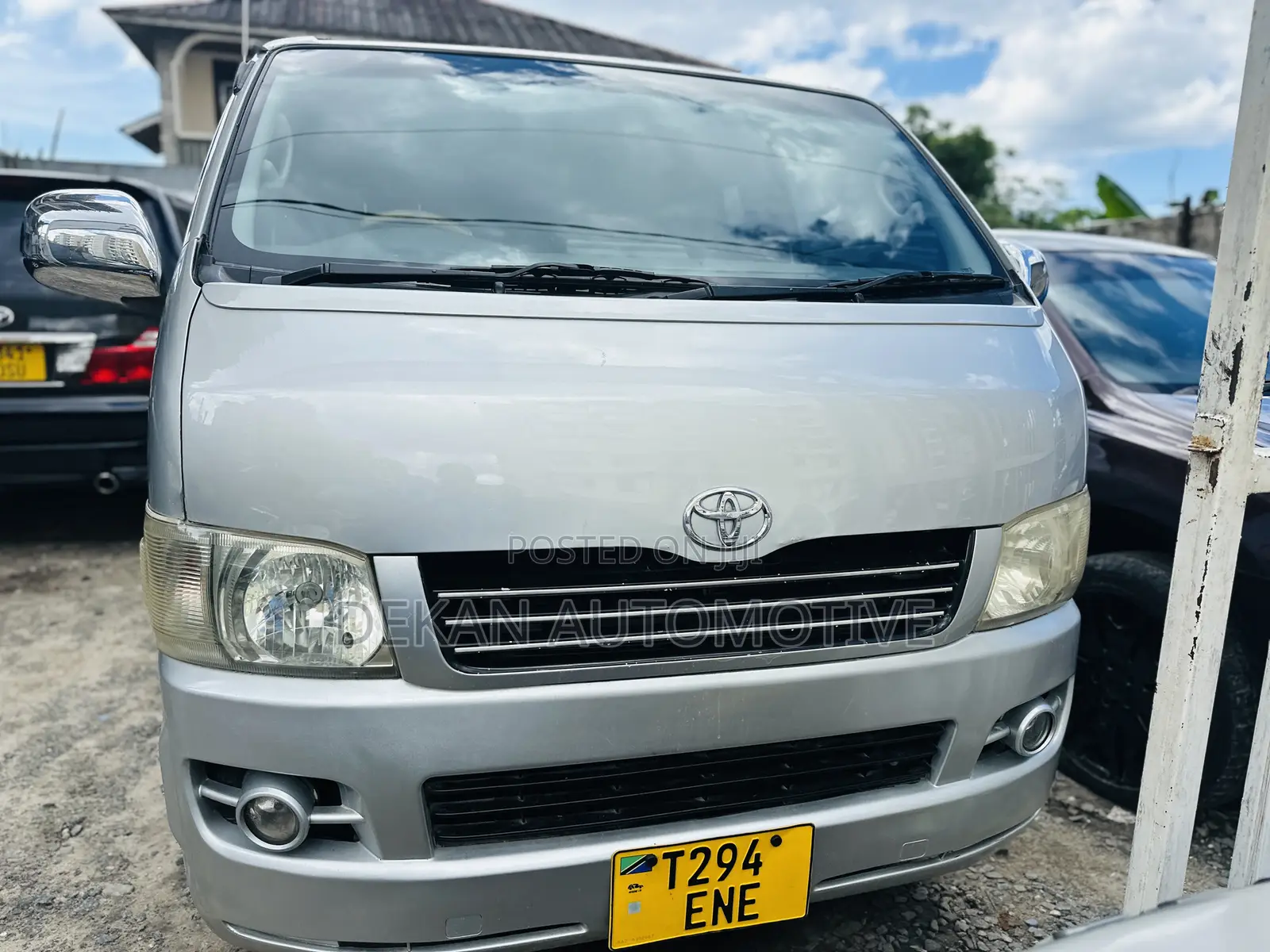 Toyota Quantum 2010 Silver