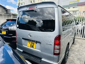 Toyota Quantum 2010 Silver
