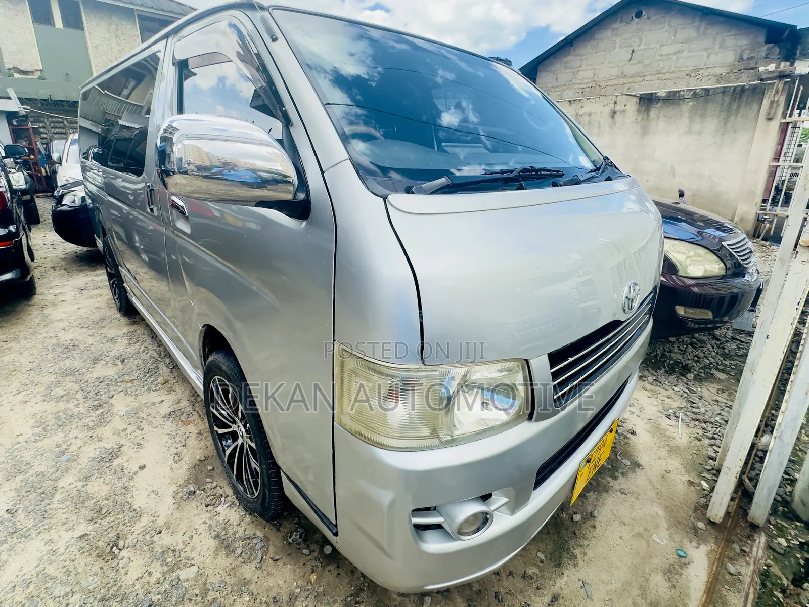 Toyota Quantum 2010 Silver