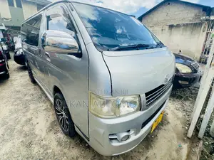 Toyota Quantum 2010 Silver