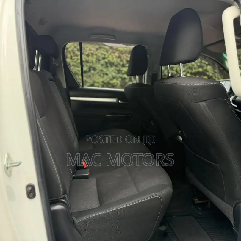 Toyota Hilux Revo Double Cab Deisel 2.4 AWD 2018 White