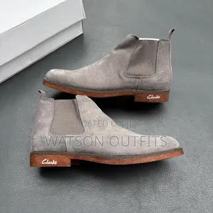 Men's Leather Boots or Shoes High Cutting Beautifully Clarks Branded