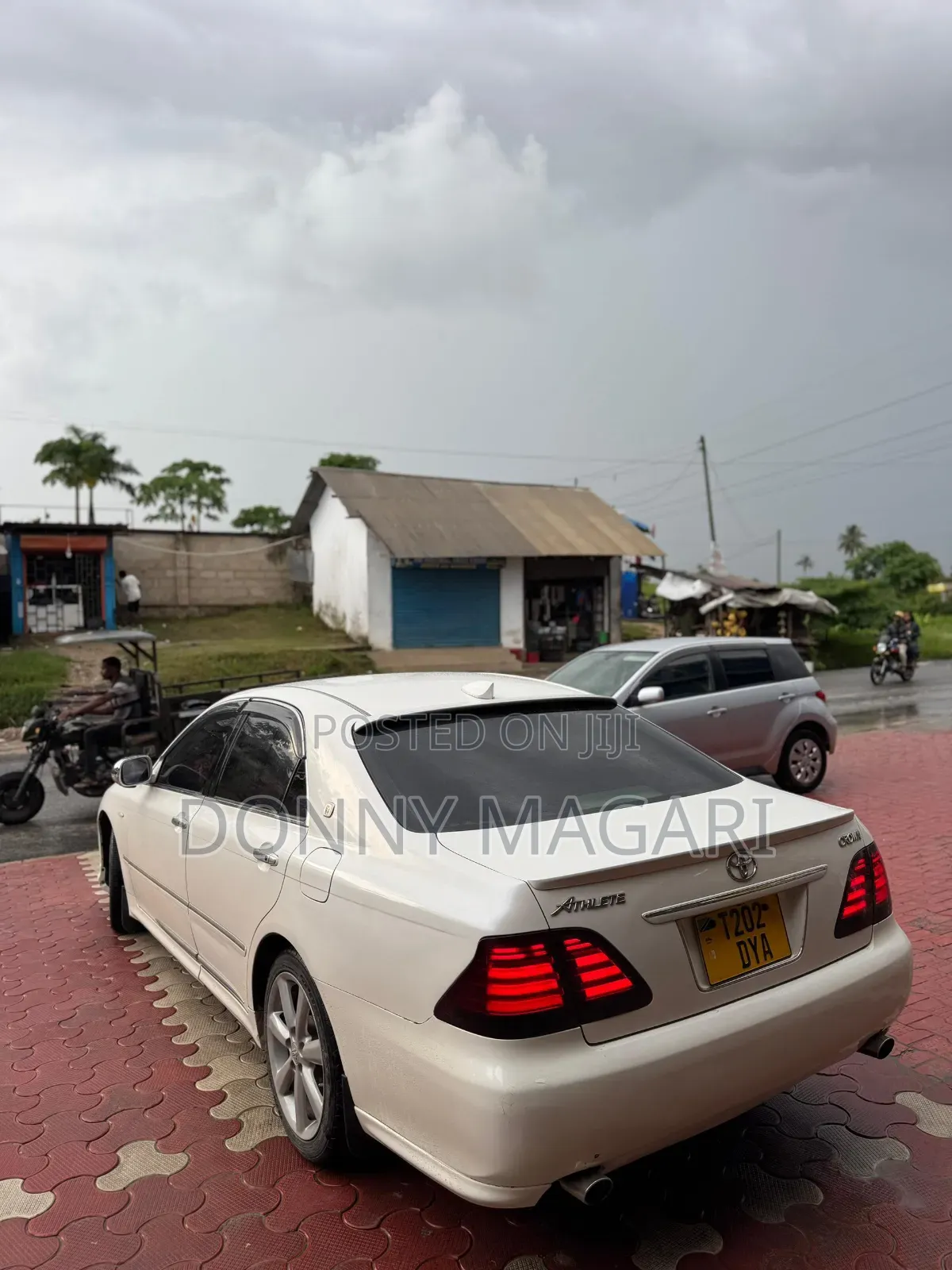 Toyota Crown 2006 White