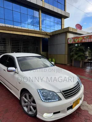 Toyota Crown 2006 White