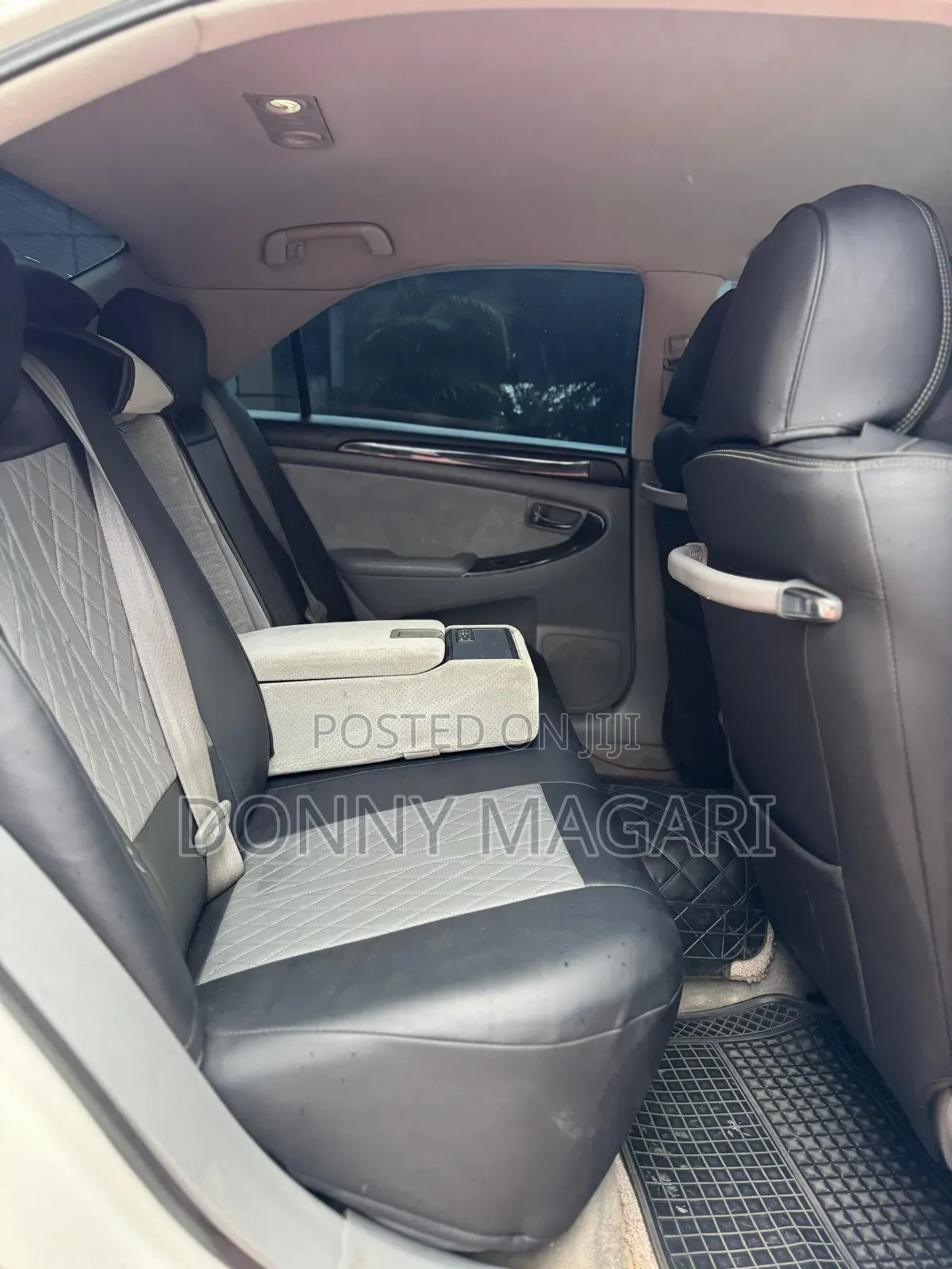 Toyota Crown 2006 White