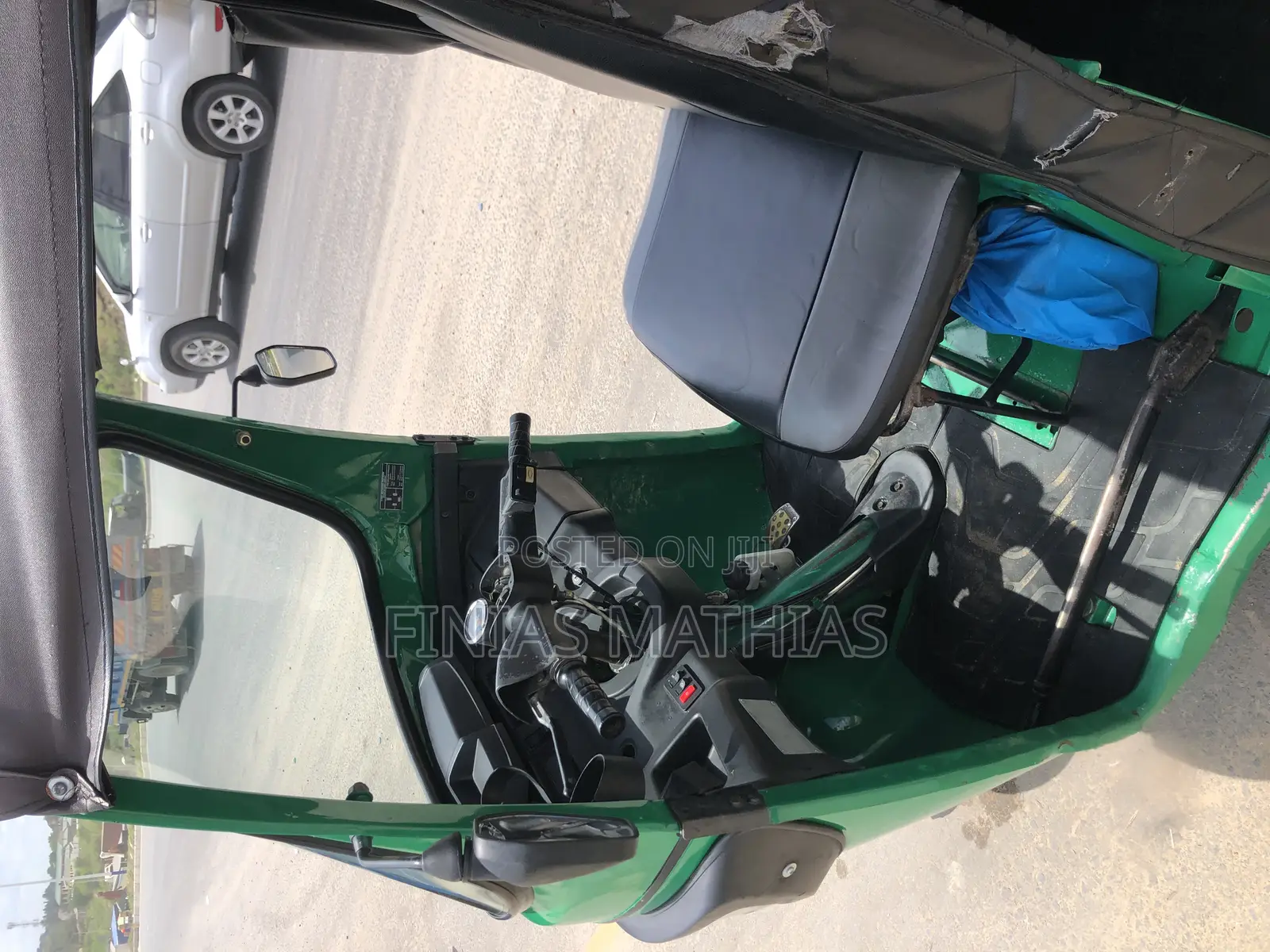 Bajaj Stroke 2019 Green