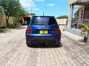 Toyota IST 2004 Blue