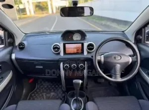 Toyota IST 2004 Blue