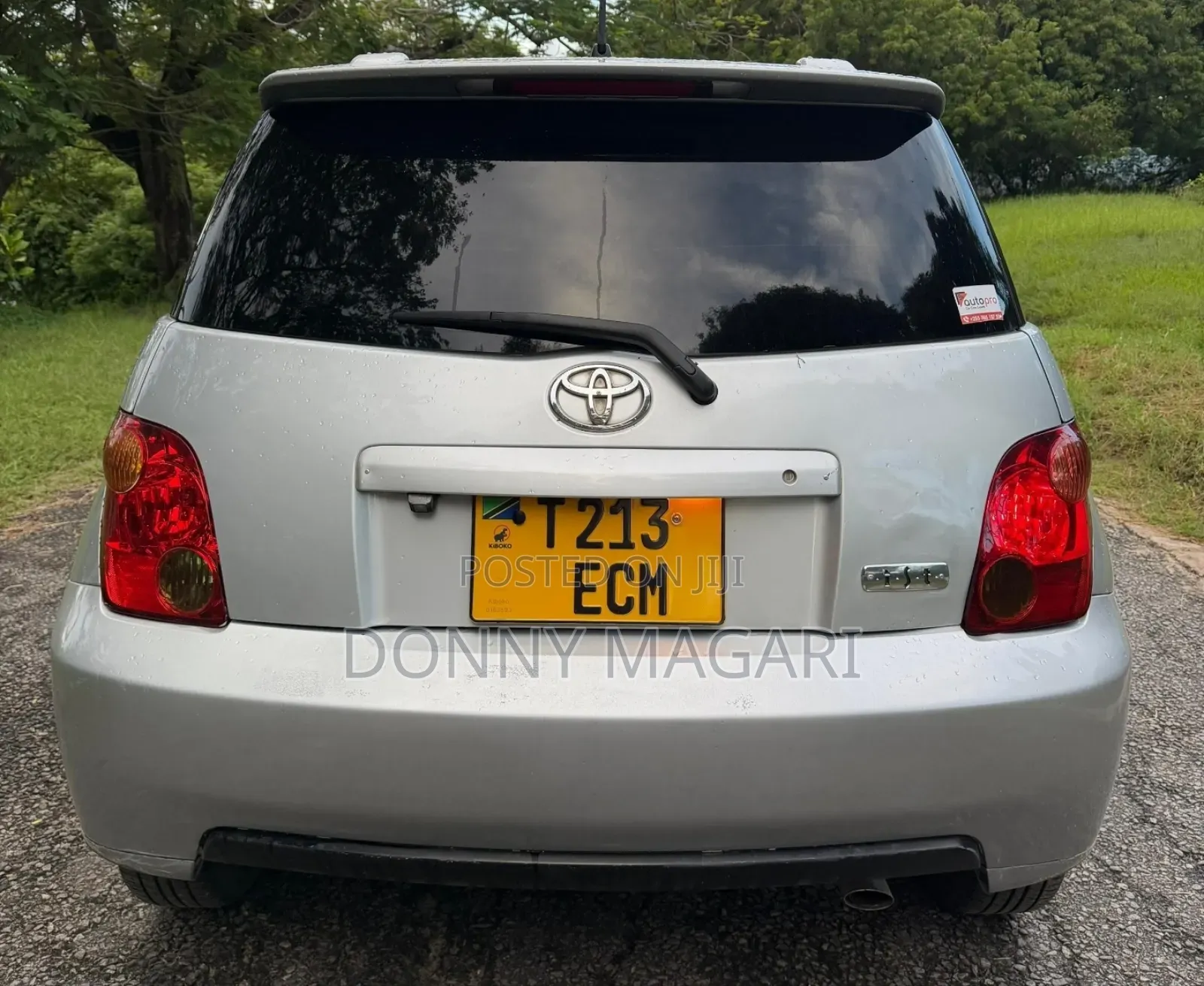 Toyota IST 2004 Silver