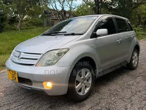 Toyota IST 2004 Silver