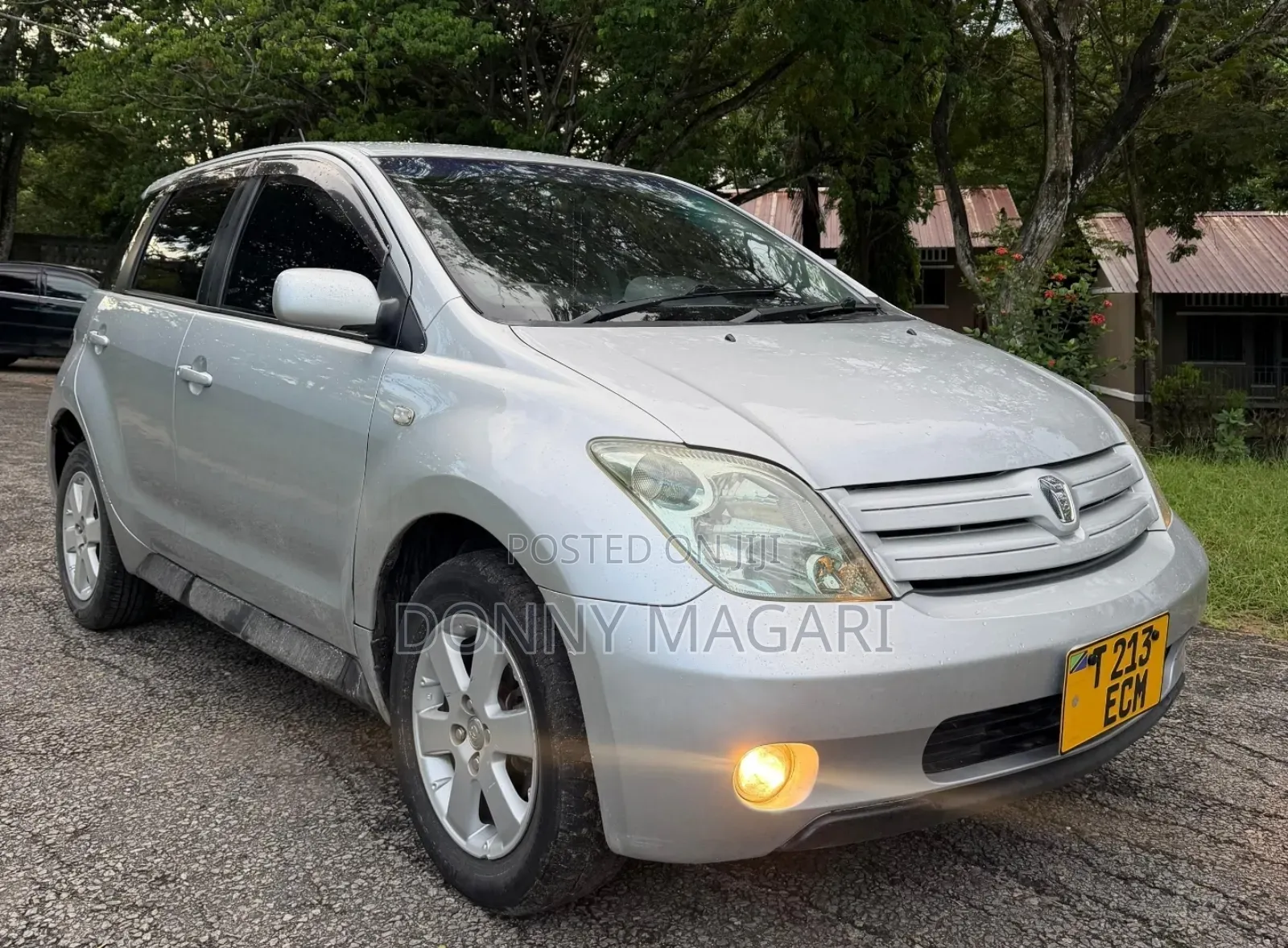 Toyota IST 2004 Silver