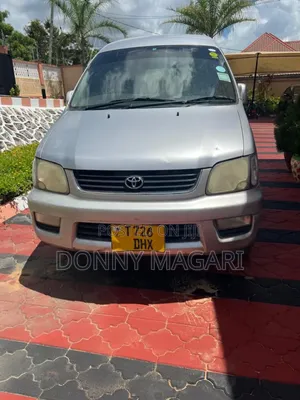 Toyota Noah 2001 Silver