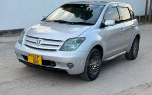 Toyota IST 2005 Silver