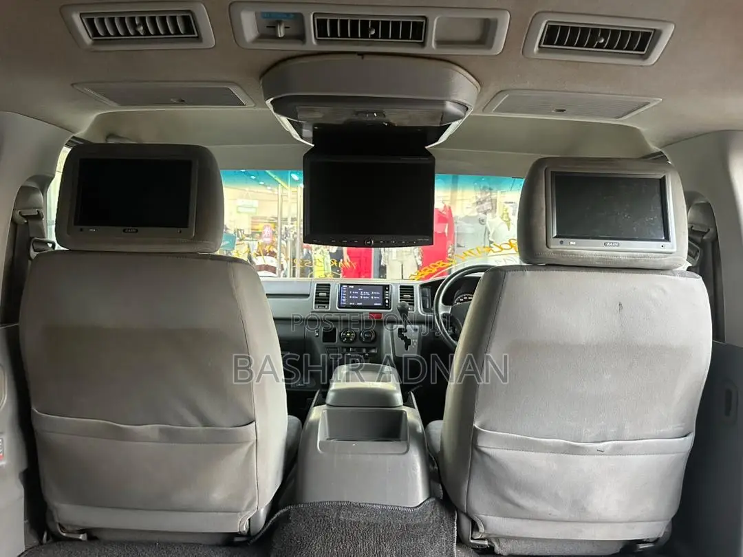 Toyota HiAce 2005 Grey