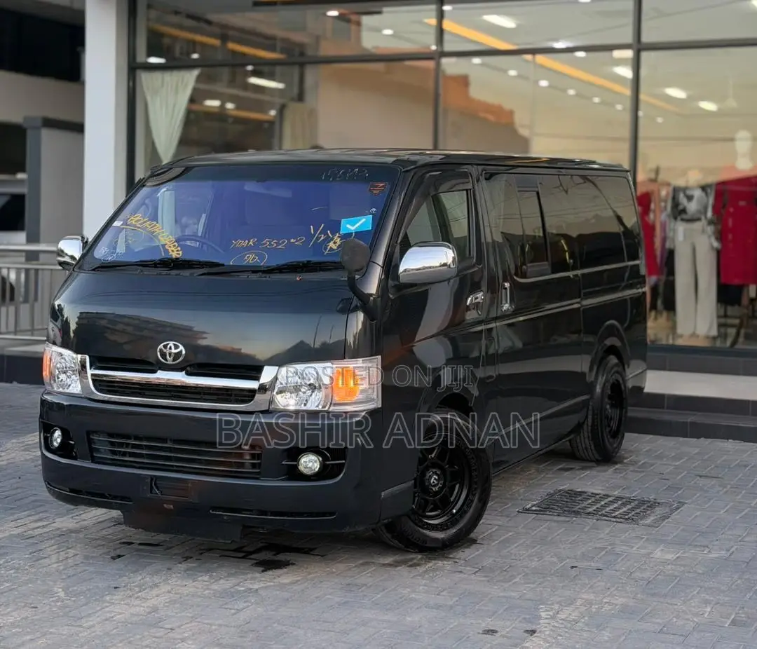 Toyota HiAce 2005 Grey