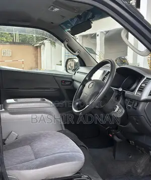 Toyota HiAce 2005 Grey
