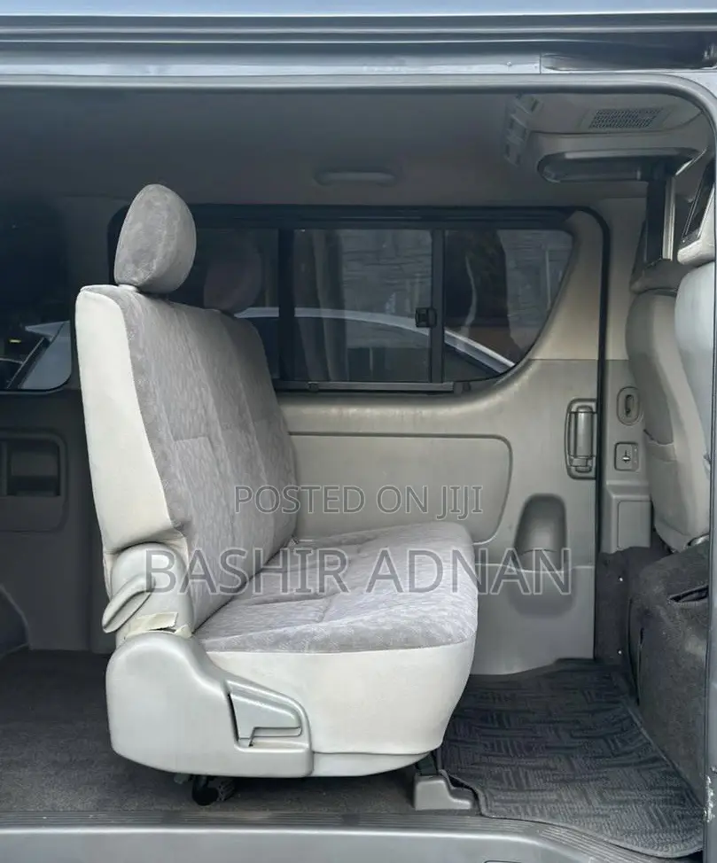 Toyota HiAce 2005 Grey