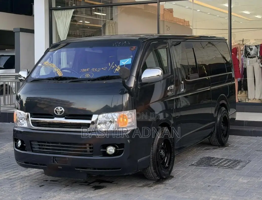 Toyota HiAce 2005 Grey