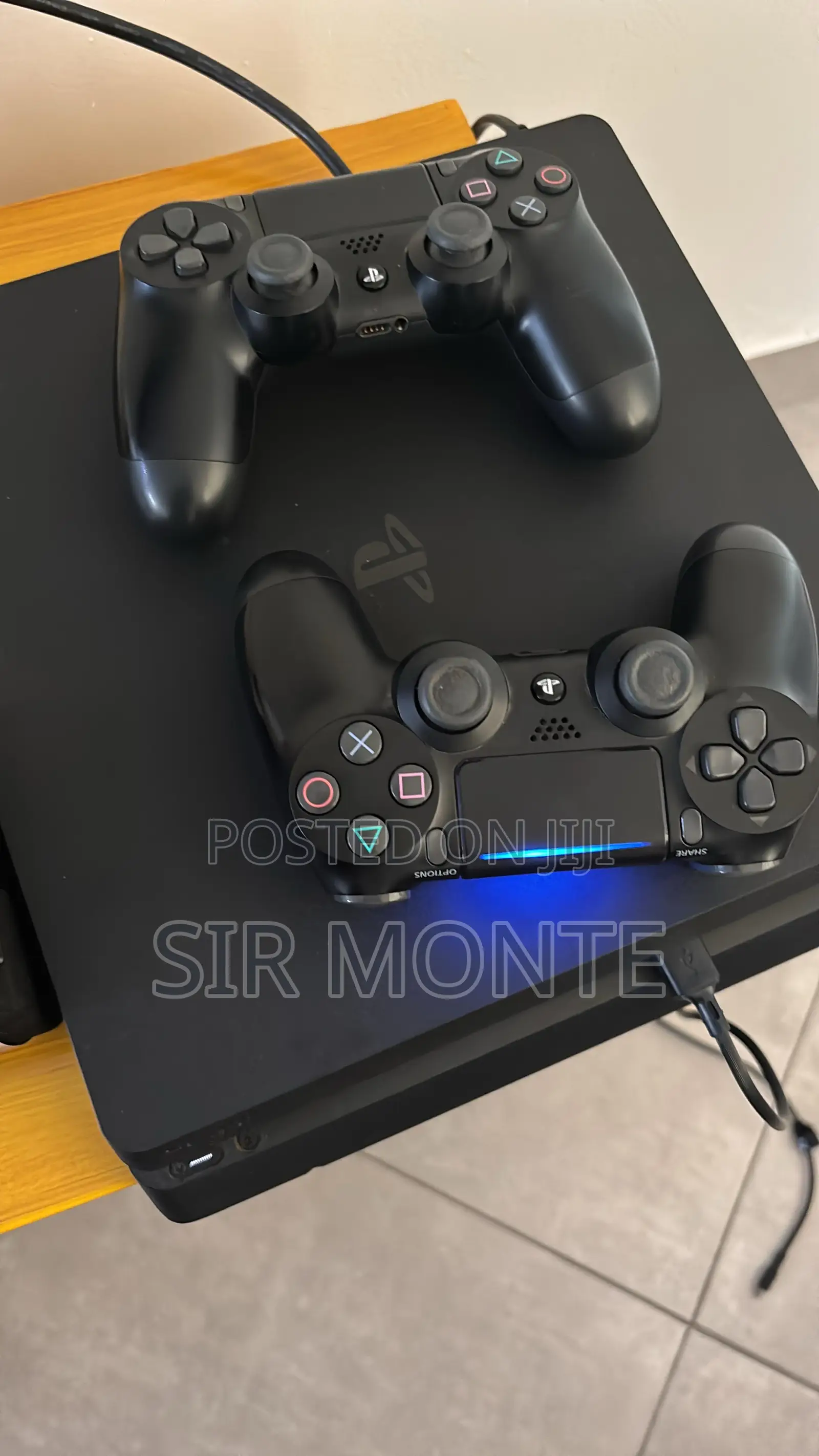 Play Station 4 Console