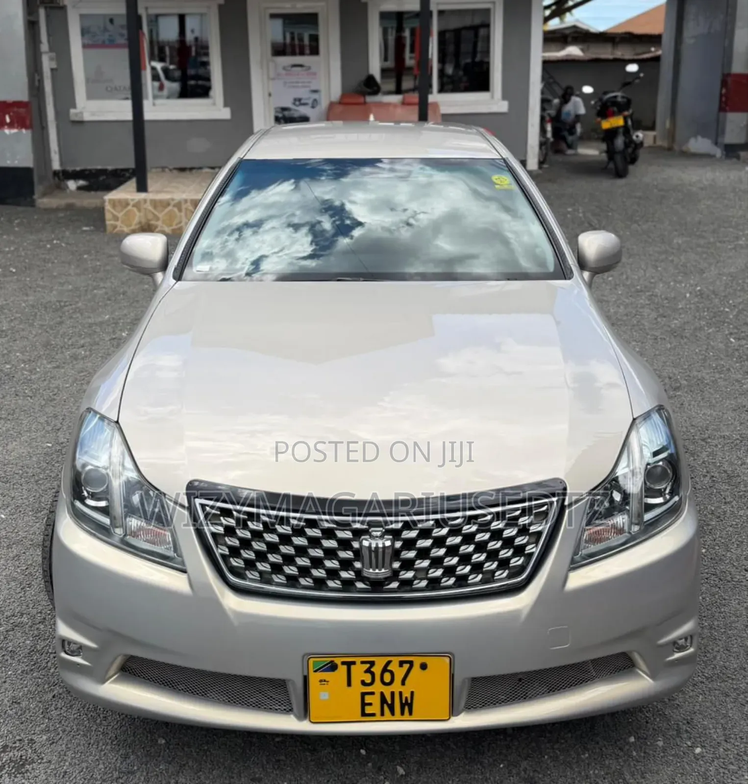 Toyota Crown 2010 Beige