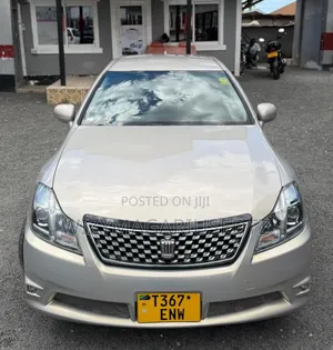 Toyota Crown 2010 Beige