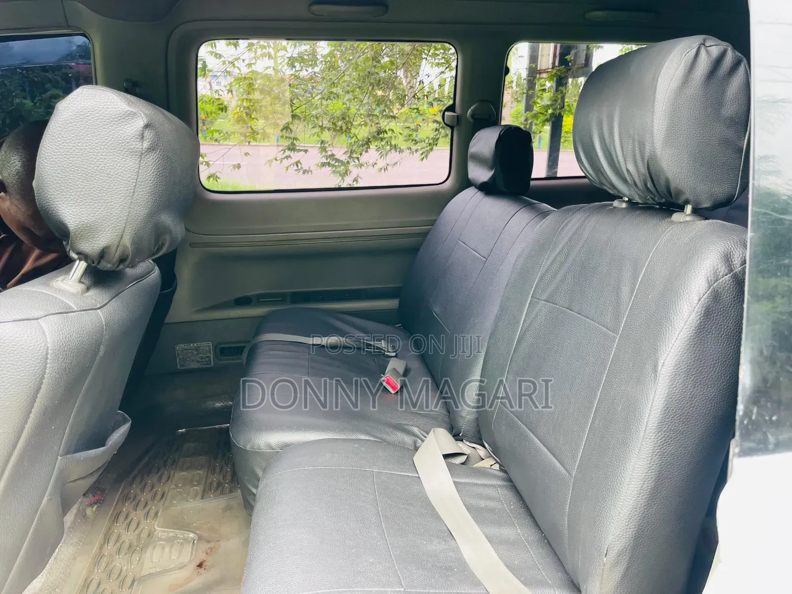 Toyota Noah 2001 White