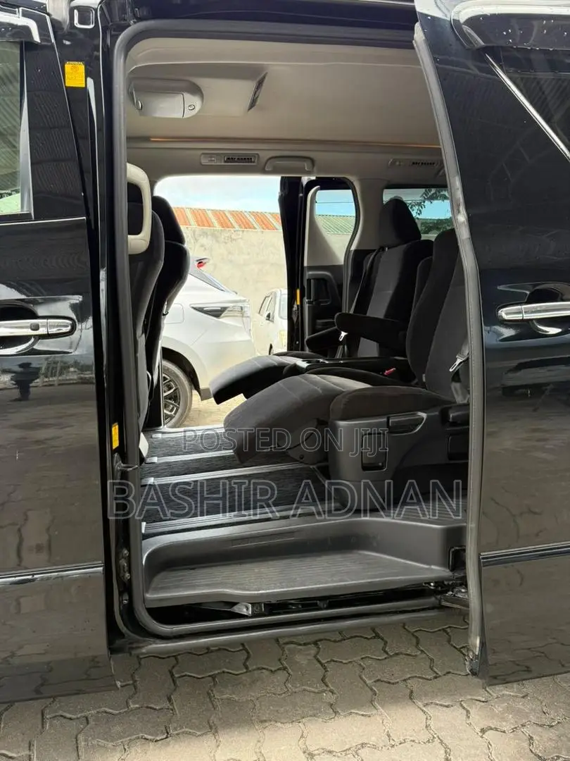 Toyota Alphard 2.4 Petrol FWD 2012 Black