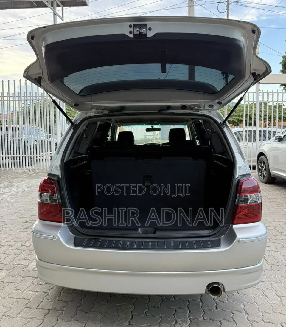 Toyota Kluger 2005 Silver