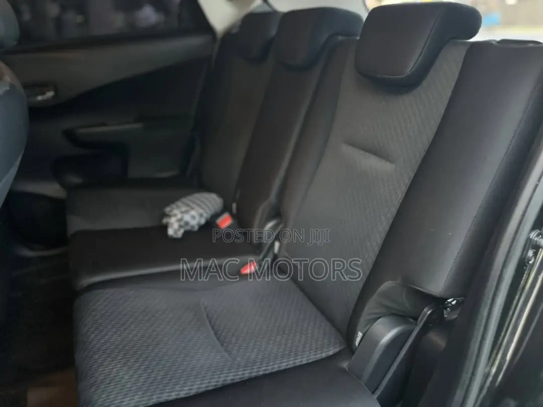 Toyota Ractis 1.5 FWD 2012 Black