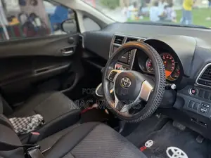 Toyota Ractis 1.5 FWD 2012 Black