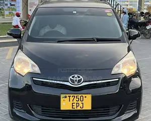 Toyota Ractis 1.5 FWD 2012 Black