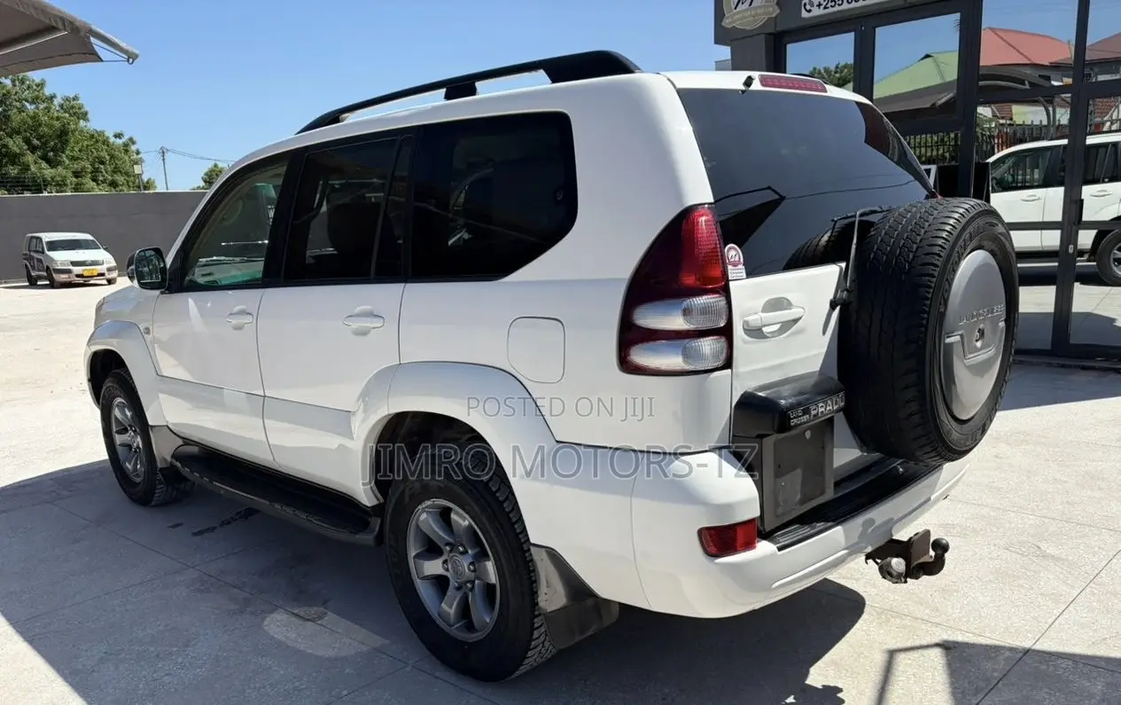 Toyota Land Cruiser Prado 2004 White