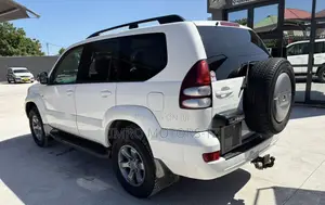 Toyota Land Cruiser Prado 2004 White