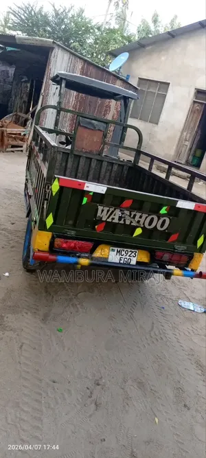 New Bajaj Avenger 200 2025 Green