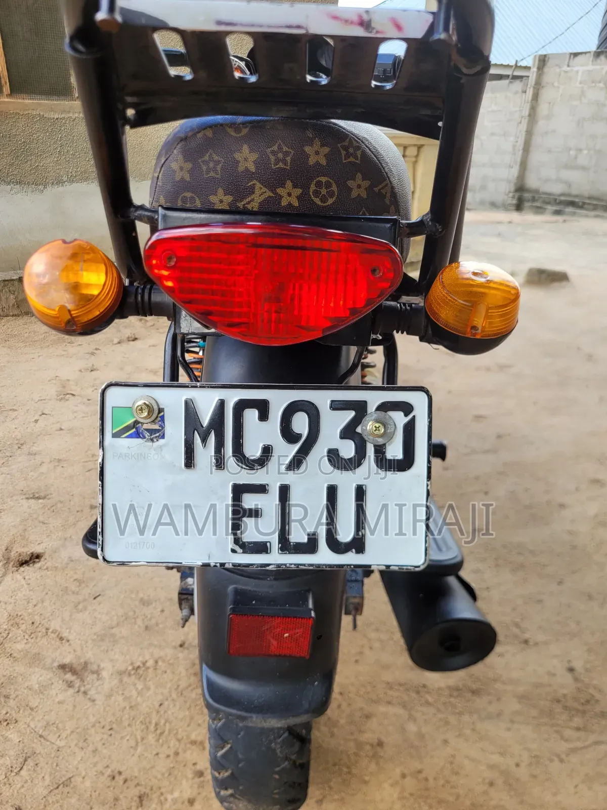 New Bajaj Boxer 125 2025 Black