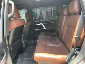 Toyota Land Cruiser 4.6 V8 ZX 2017 Gray