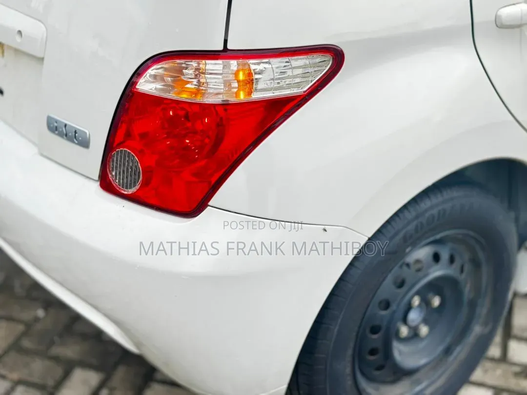 Toyota IST 2006 White