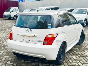Toyota IST 2006 White
