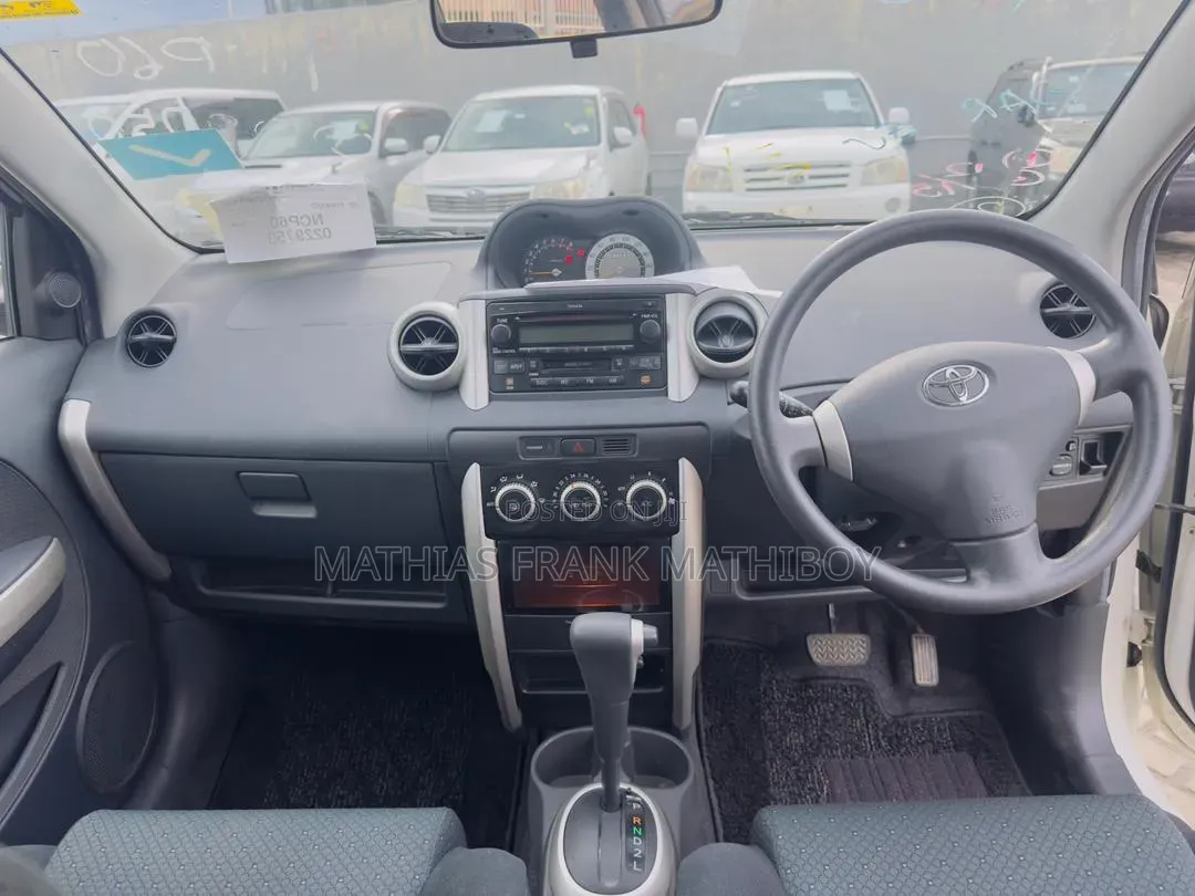 Toyota IST 2006 White